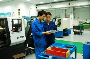 技能领先 管理科学 打造一流服务品牌——“先进文明班组”金加工中心车床组 技能领先 管理科学 打造一流服务品牌——“先进文明班组”金加工中心车床组